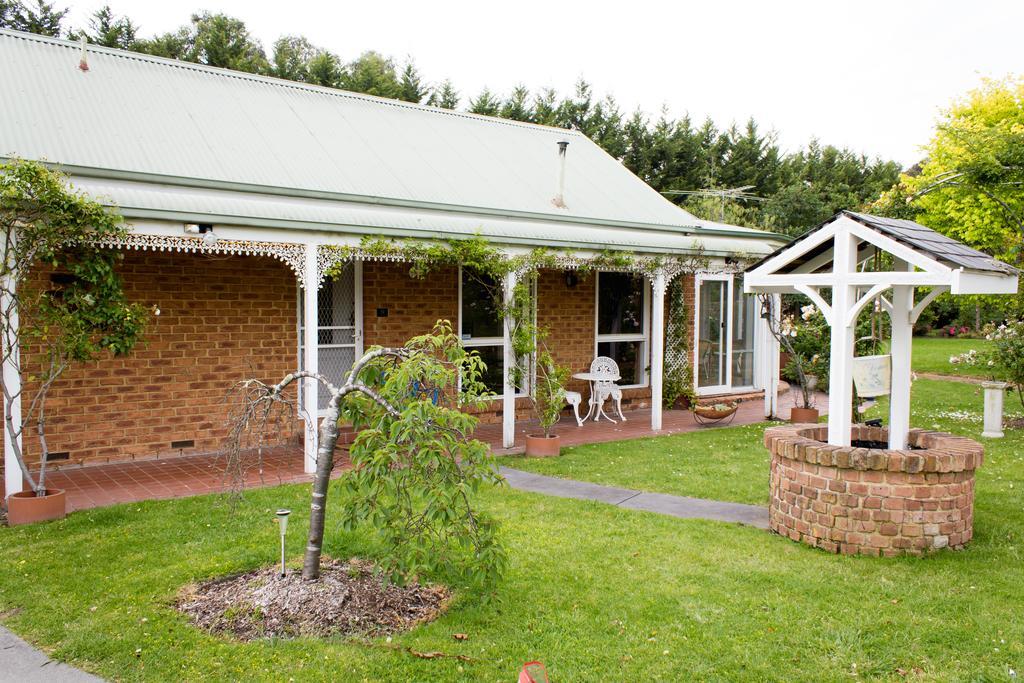 Lakeside Cottage Luxury B&B Mount Dandenong Exterior foto